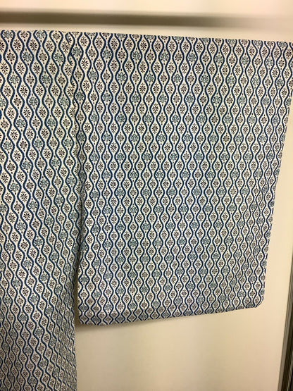 43723