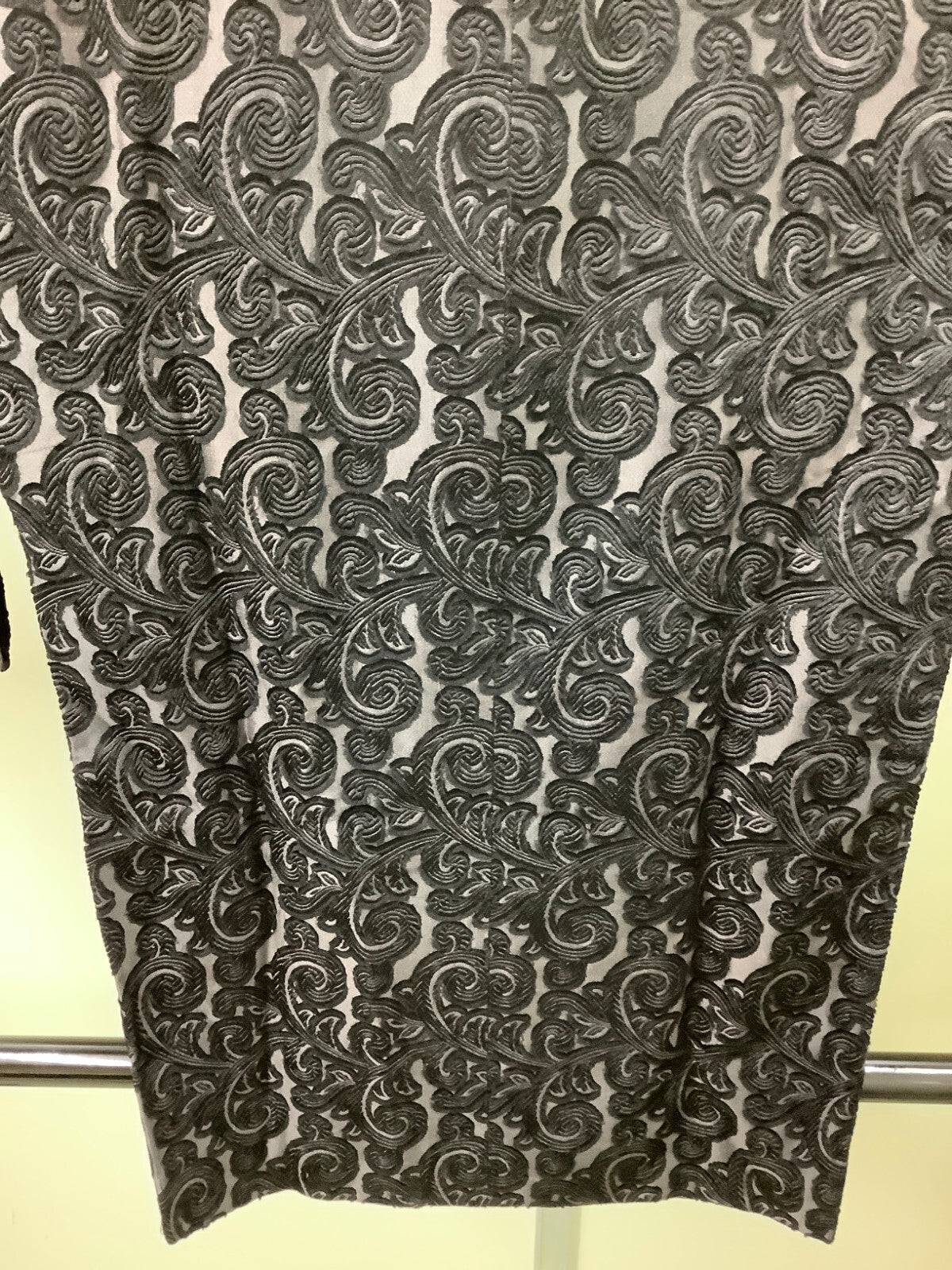 36647