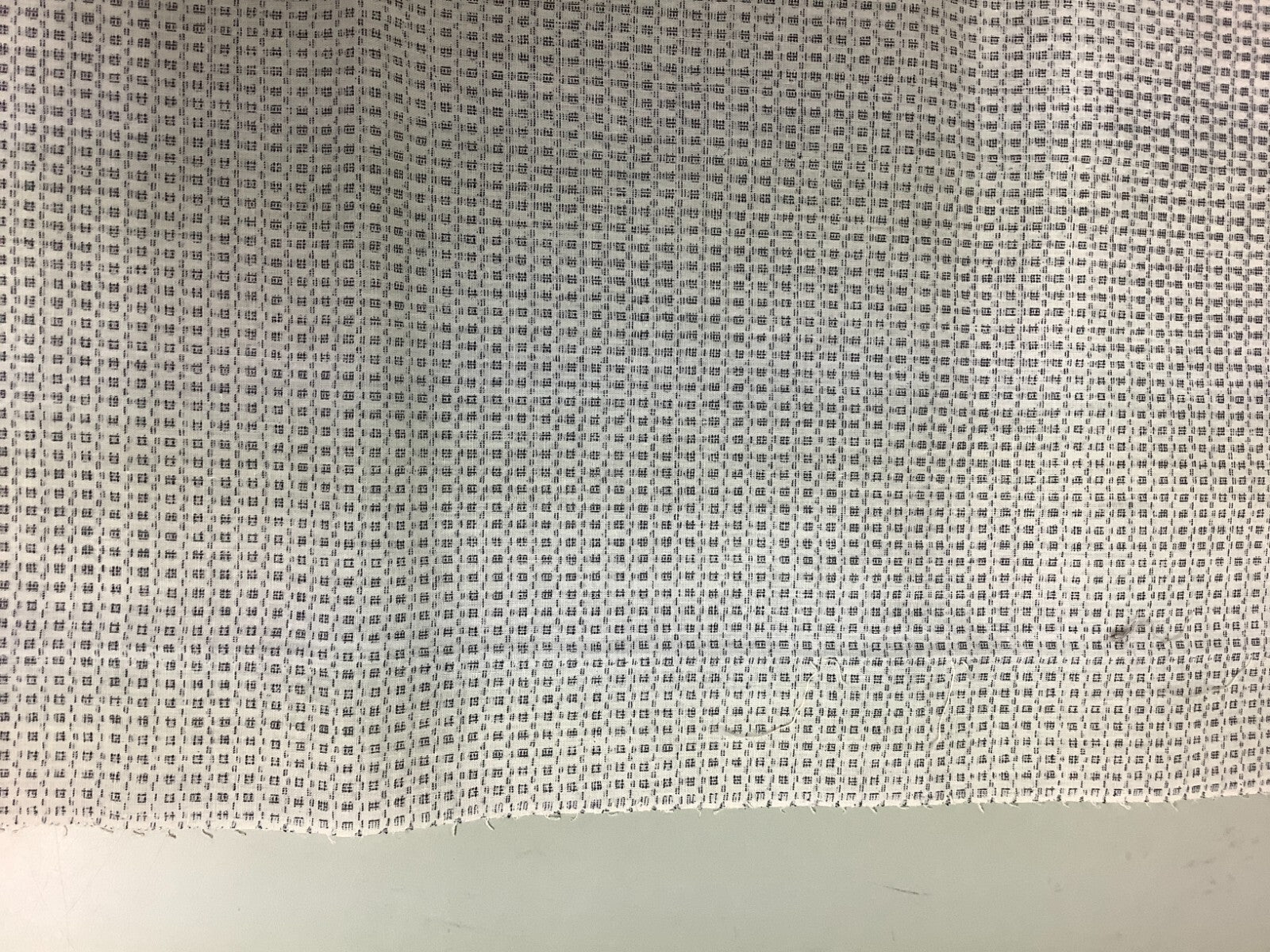 43961